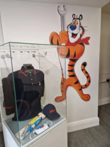 kelloggs-uniform-and-tony-the-tiger